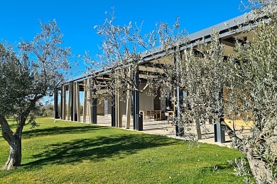 Nová budova olivového mlýna Chiavalon